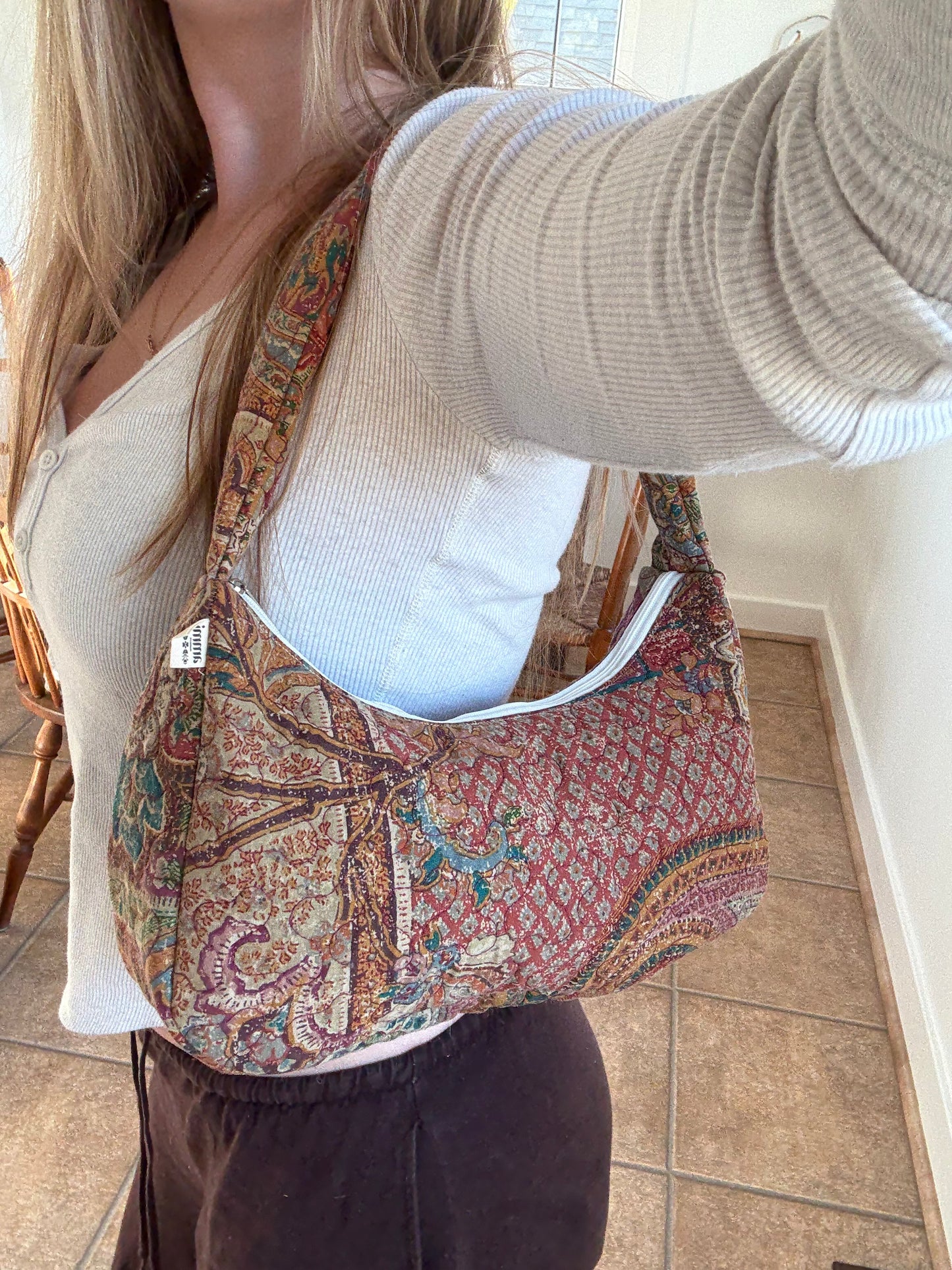 Fall Medium Shoulder Bag